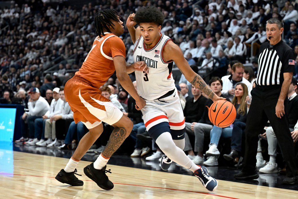 High praise for UConn's Jaylin Stewart in bench return