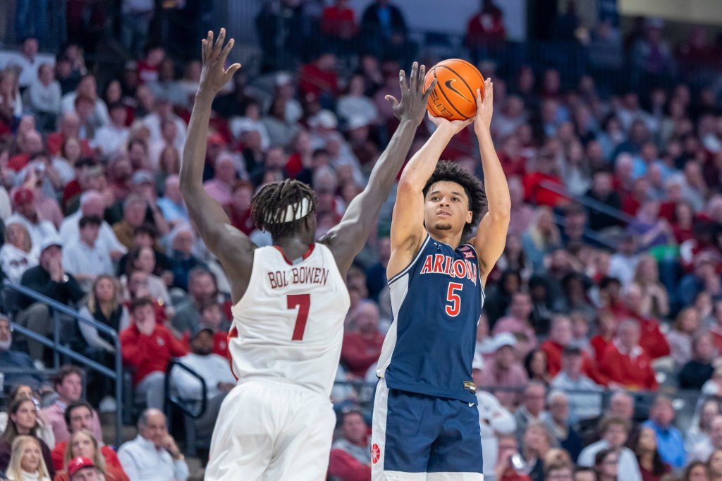 Arizona, Michigan stay 1-2 in AP Top 25 men’s basketball poll – Trentonian