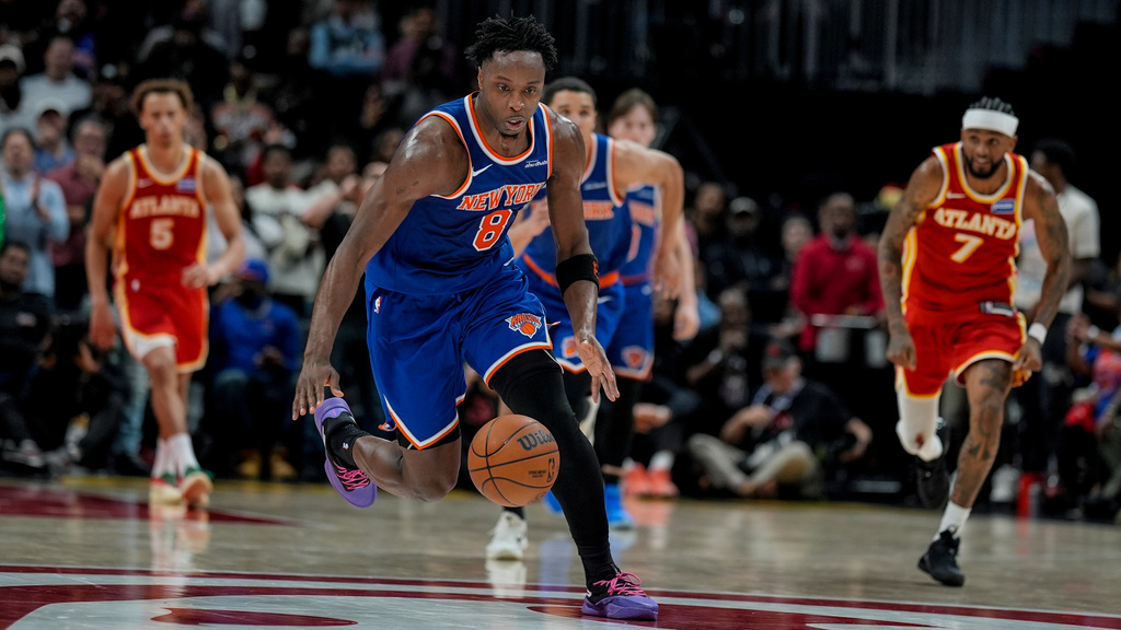 Knicks survive near meltdown vs. Hawks, 128-125