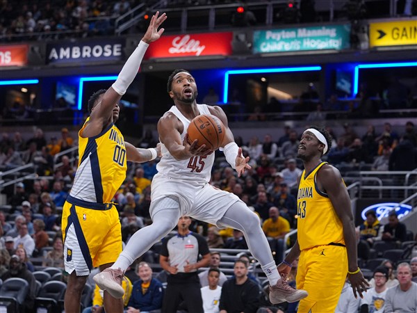 Mitchell scores 43 points to lead Cavaliers to 135-119 win over Pacers