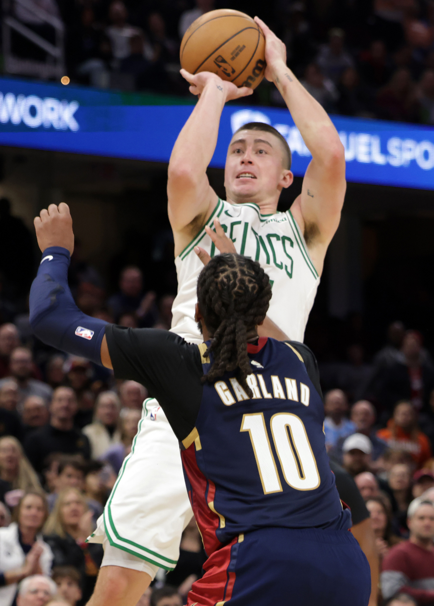nba action between the cavs and celtics