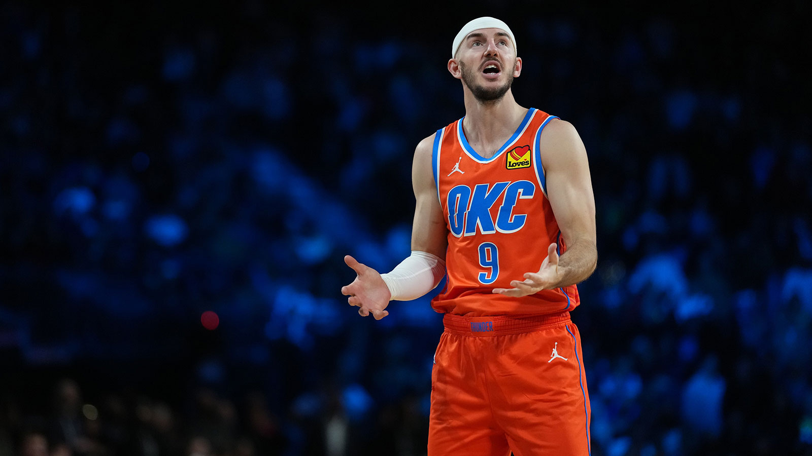  Oklahoma City Thunder guard Alex Caruso (9) reacts in the games closing seconds against the San Antonio Spurs during the fourth quarter at T-Mobile Arena.