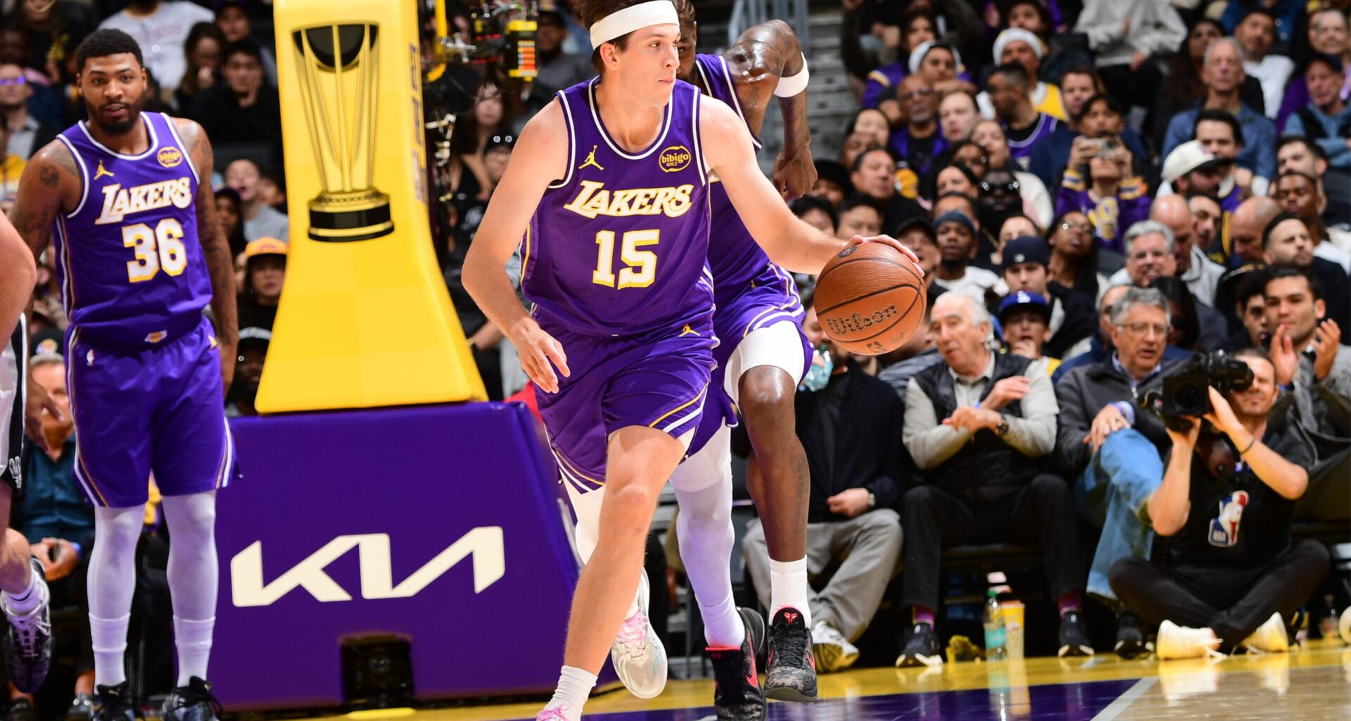 Live Updates: Top moments from a 7-game night in the NBA