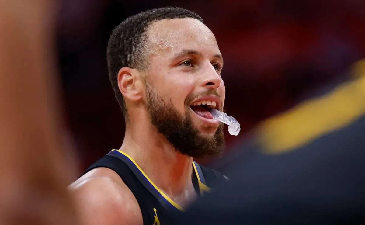 Why is Stephen Curry not playing tonight, Dec. 4, for Warriors vs 76ers in Philadelphia?