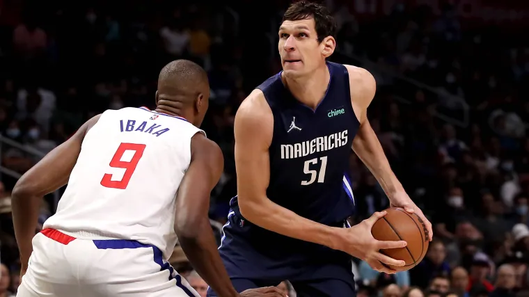 Mavs' 7-foot-4 fan favorite Boban Marjanovic signs with a new basketball team image