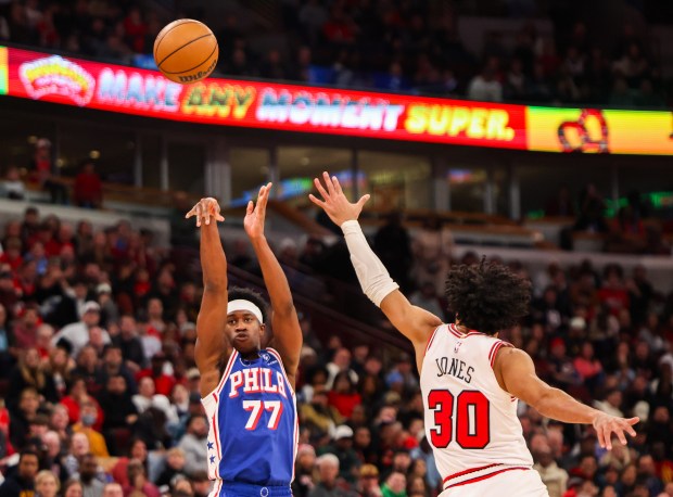 Philadelphia 76ers guard Vj Edgecombe (77) shoots the ball in the fourth quarter during a game against the Bulls Friday, Dec. 26, 2025, at the United Center in Chicago. (Dominic Di Palermo/Chicago Tribune)