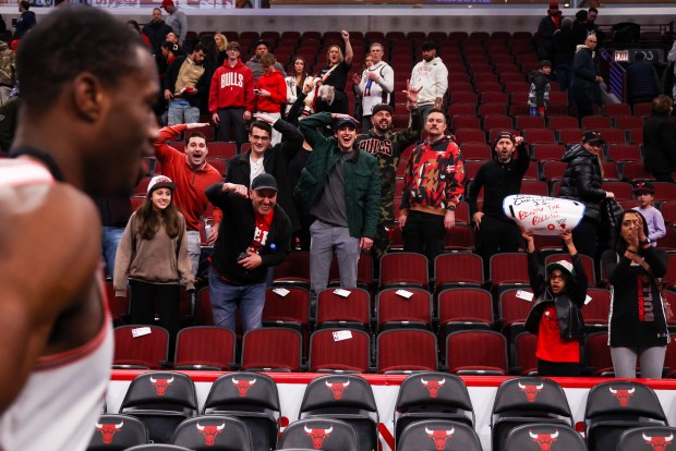 Fans cheer for forward Jalen Smith as he walks off the court after the Bulls beat the 76ers 109-102 on Friday, Dec. 26, 2025, at the United Center. (Dominic Di Palermo/Chicago Tribune)