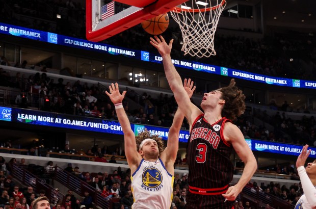 Chicago Bulls guard Josh Giddey (3) misses a layup in the fourth quarter during a game against the Golden State Warriors, Sunday, Dec. 7, 2025, at the United Center in Chicago. (Dominic Di Palermo/Chicago Tribune)