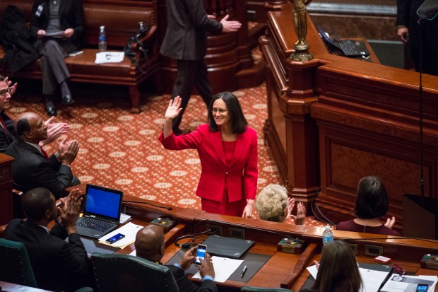 Illinois Attorney General Lisa Madigan is introduced before Gov. Bruce Rauner delivers his first State of the State speech at the Illinois State Capitol House Chambers in Springfield on Feb. 4, 2015. (Zbigniew Bzdak/Chicago Tribune)