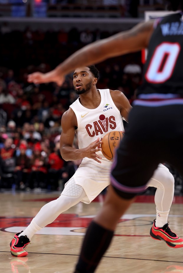 Cleveland Cavaliers guard Donovan Mitchell (45) makes a move in the first half of a game against the Chicago Bulls at the United Center in Chicago on Dec. 17, 2025. (Chris Sweda/Chicago Tribune)