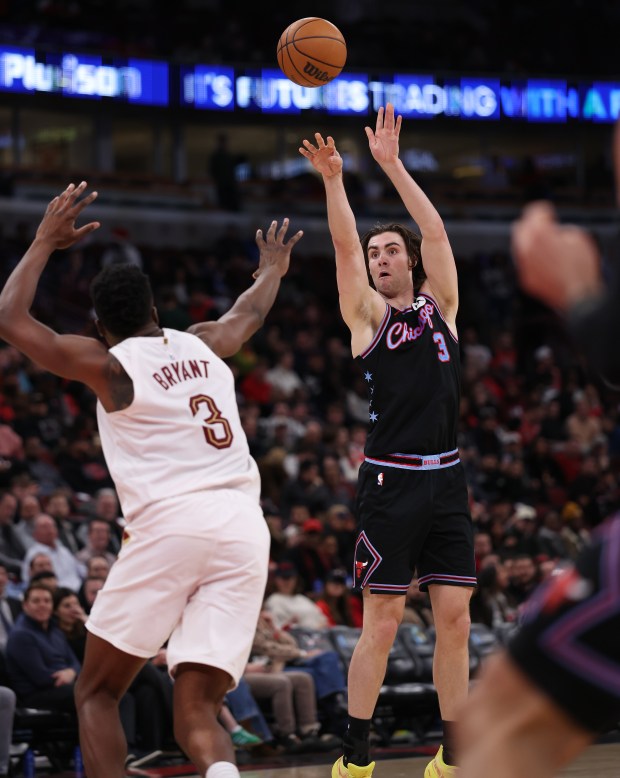 Chicago Bulls guard Josh Giddey (3) shoots a 3-pointer in the second half of a game against the Cleveland Cavaliers at the United Center in Chicago on Dec. 17, 2025. (Chris Sweda/Chicago Tribune)