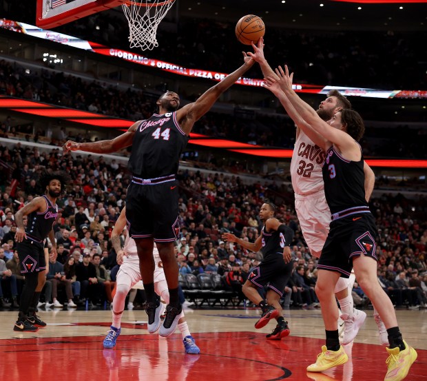 Chicago Bulls forward Patrick Williams (44) tries to collect a rebound in the first half of a game against the Cleveland Cavaliers at the United Center in Chicago on Dec. 17, 2025. (Chris Sweda/Chicago Tribune)