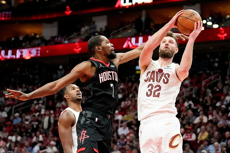 NBA Basketball: Cleveland Cavaliers vs Houston Rockets