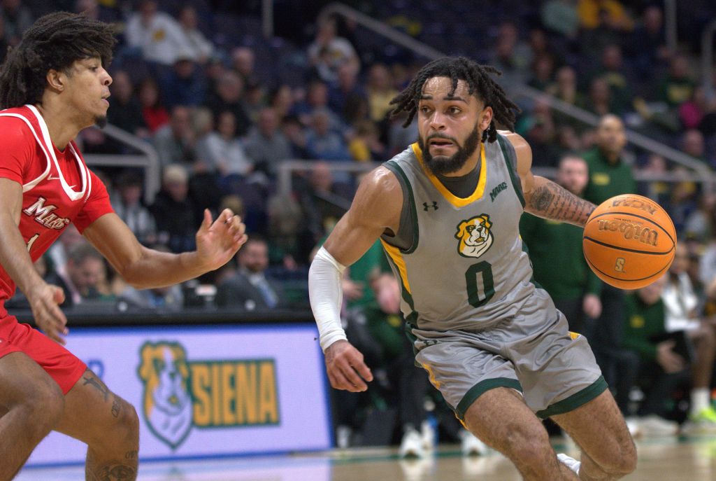 Dynamic duo Shoats, Folefac sweep MAAC Men’s Basketball Weekly Honors – Troy Record