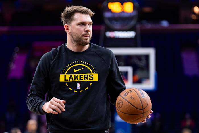 Doncic returns to Lakers' lineup following birth of daughter, James back from nagging sciatica