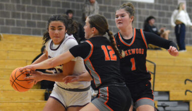 Sophomores shine for Golden girls basketball in opening win over Lakewood