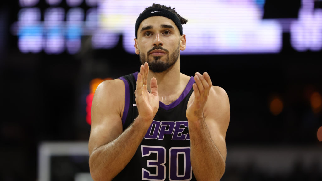 Grand Canyon University forward Gabe McGlothan has agreed to an Exhibit 10 contract to join the Den...