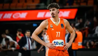 Jordi Fernandez believes in Ben Saraf's sky-high potential after 40-point G-League game image