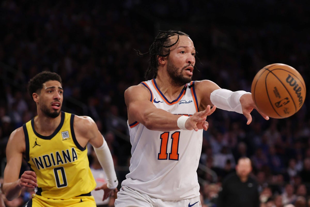 Martha Stewart reveals Jalen Brunson accidentally broke her toe during playoff game