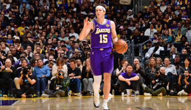 LOS ANGELES, CA - NOVEMBER 28: Austin Reaves #15 of the Los Angeles Lakers handles the ball during the game against the Dallas Mavericks during a 2025-26 Emirates NBA Cup on November 28, 2025 at Crypto.Com Arena in Los Angeles, California. NOTE TO USER: User expressly acknowledges and agrees that, by downloading and/or using this Photograph, user is consenting to the terms and conditions of the Getty Images License Agreement. Mandatory Copyright Notice: Copyright 2025 NBAE (Photo by Adam Pantozzi/NBAE via Getty Images)