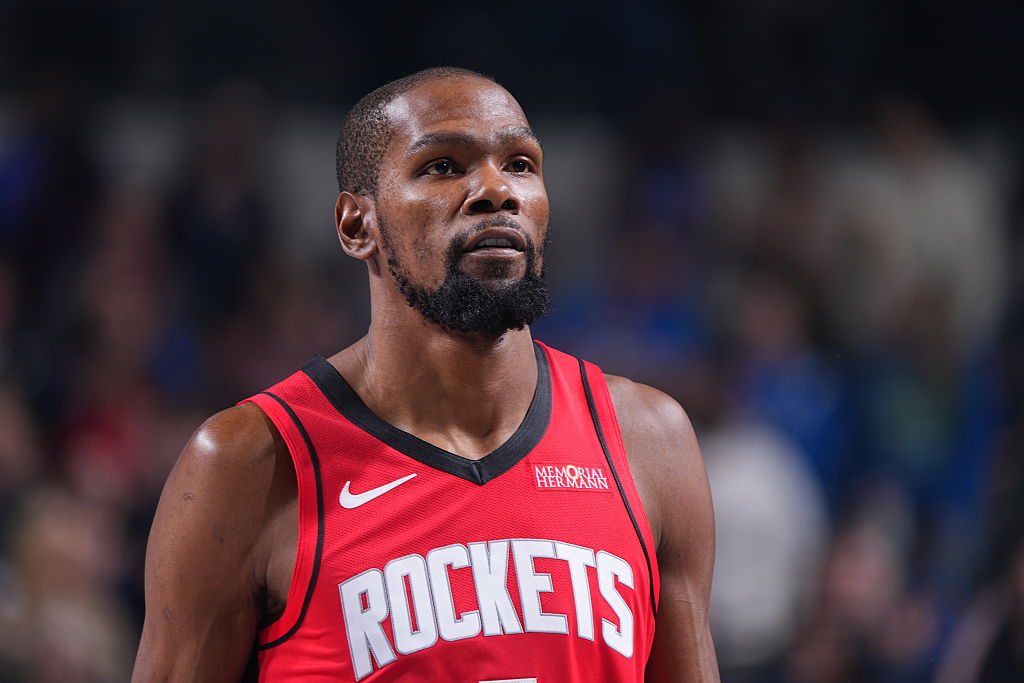 DALLAS, TX - DECEMBER 6: Kevin Durant #7 of the Houston Rockets looks on during the game against the Dallas Mavericks on December 6, 2025 at American Airlines Center in Dallas, Texas. NOTE TO USER: User expressly acknowledges and agrees that, by downloading and or using this photograph, User is consenting to the terms and conditions of the Getty Images License Agreement. Mandatory Copyright Notice: Copyright 2025 NBAE (Photo by Garrett Ellwood/NBAE via Getty Images)