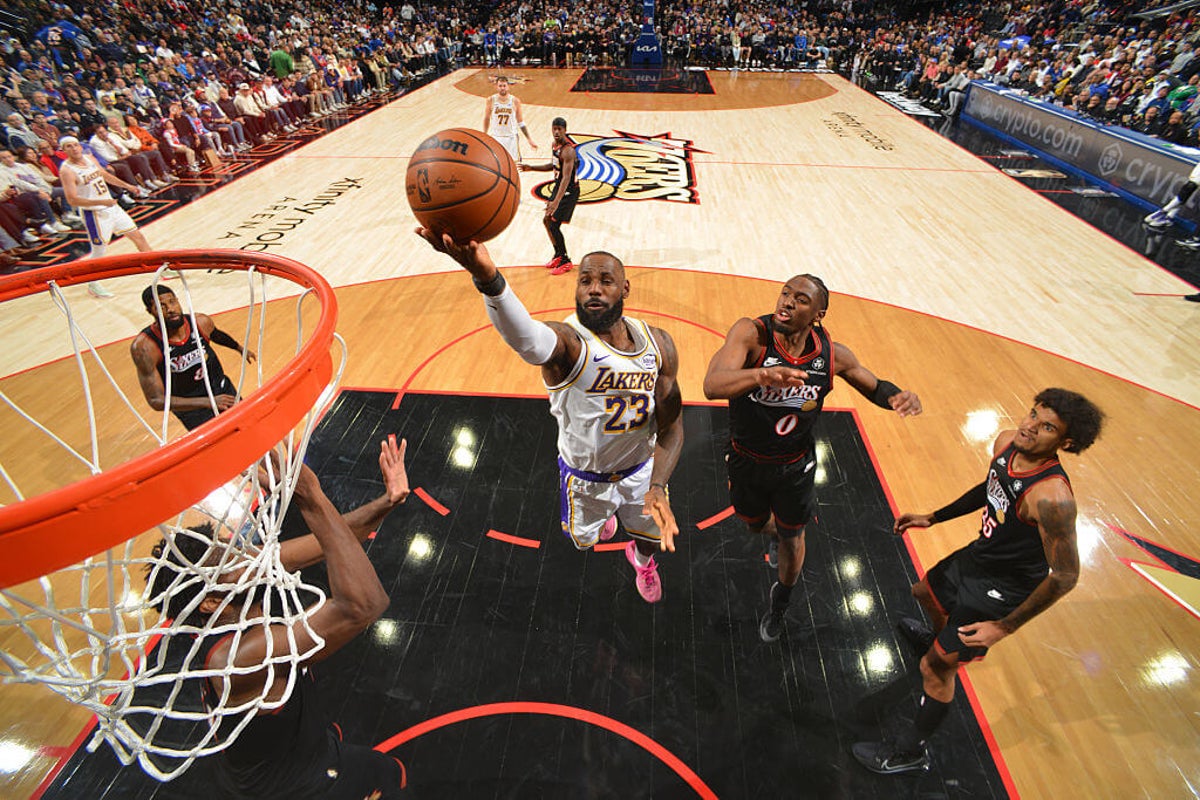 LeBron James bounces back with season-high 29 points, clutch buckets vs. 76ers