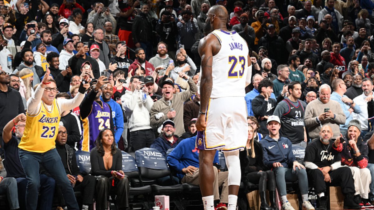 LeBron James’ vintage performance leaves Philly crowd in awe after Lakers 112-108 victory over Sixers – NBC Los Angeles