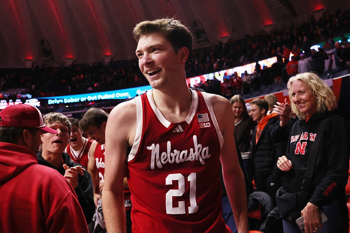 Men’s college basketball Top 25: What’s fueling still-unbeaten Michigan, Arizona … and Nebraska?