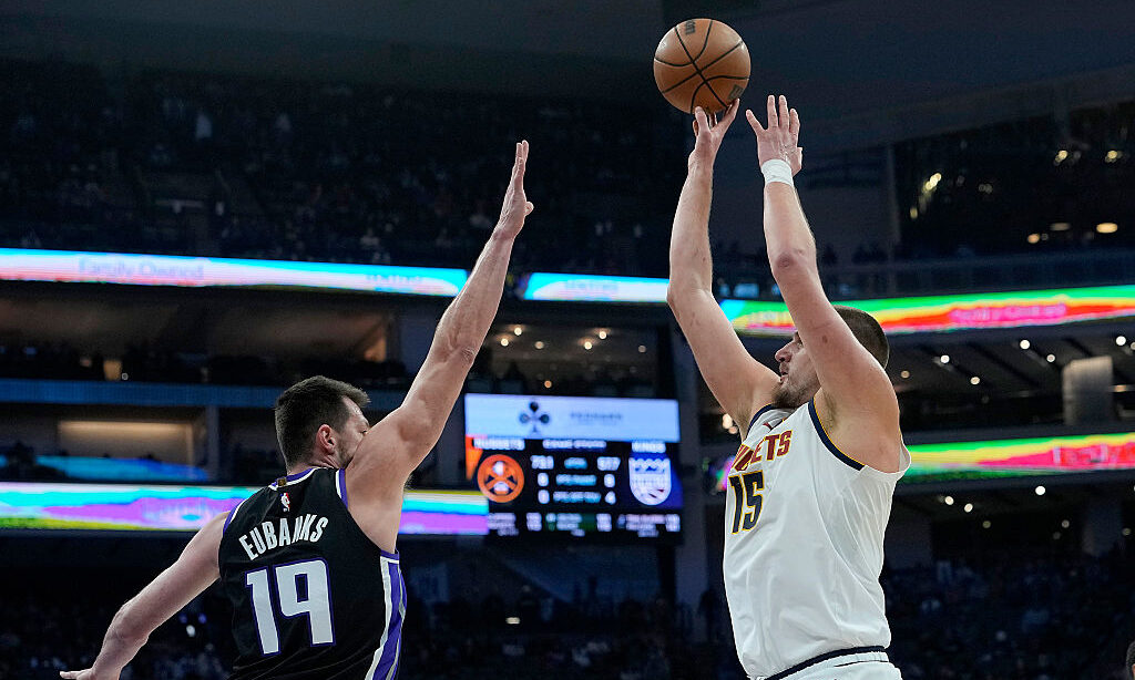 Nuggets overthrow Kings, keep franchise-best streak alive