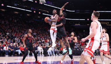 AP men’s college basketball Top 25: Arizona remains No. 1 as Duke drops out of top five