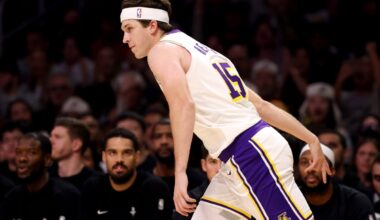 Austin Reaves exits Lakers’ Christmas Day game, set for MRI on left calf