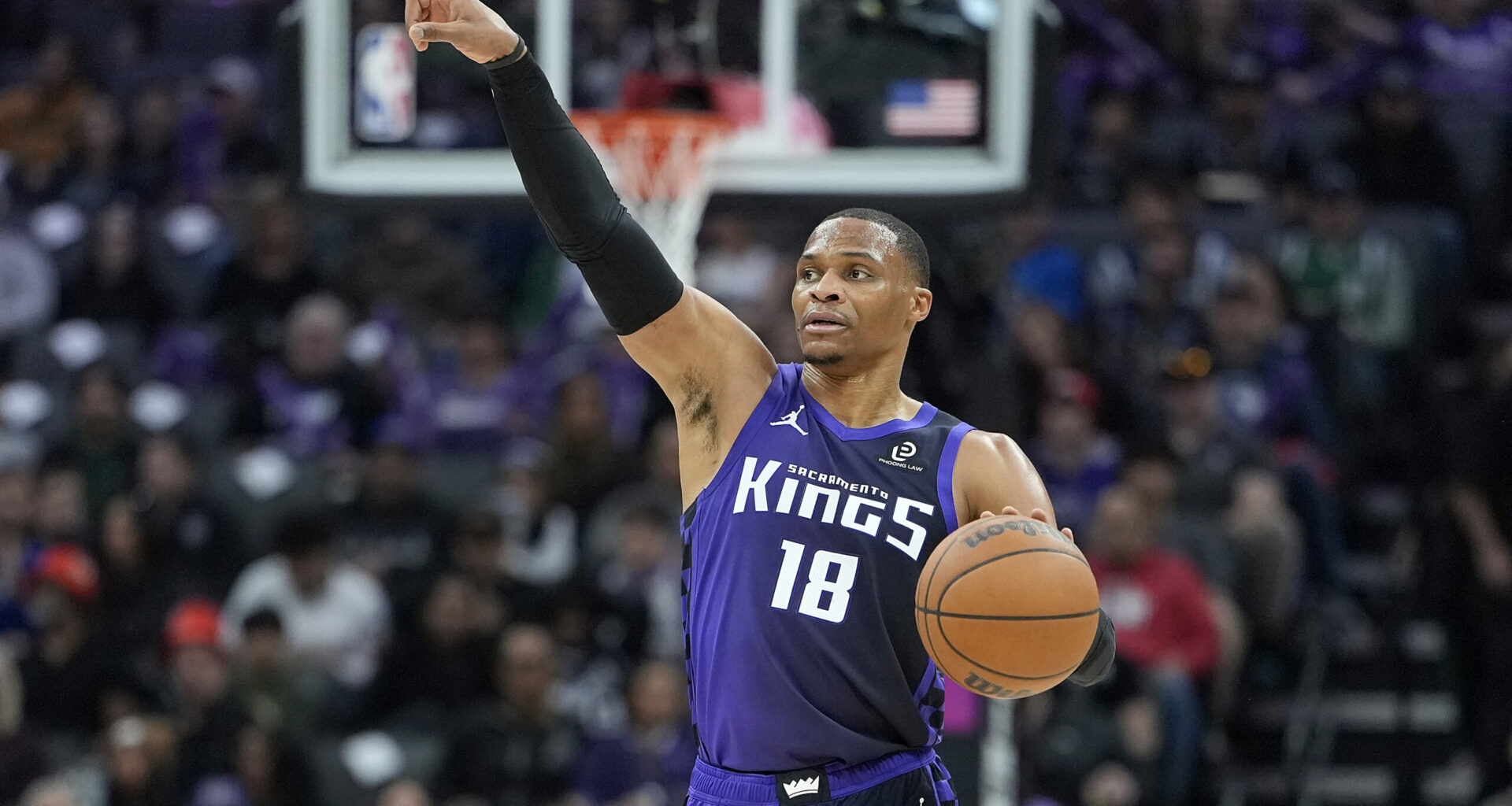 Live Updates: Mavs-Kings, Knicks-Hawks and Saturday's action around the NBA