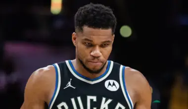 Bucks superstar Giannis Antetokounmpo predicted to part ways with Milwaukee in favor of teaming up with $62 million four-time NBA Champ, two-time MVP image