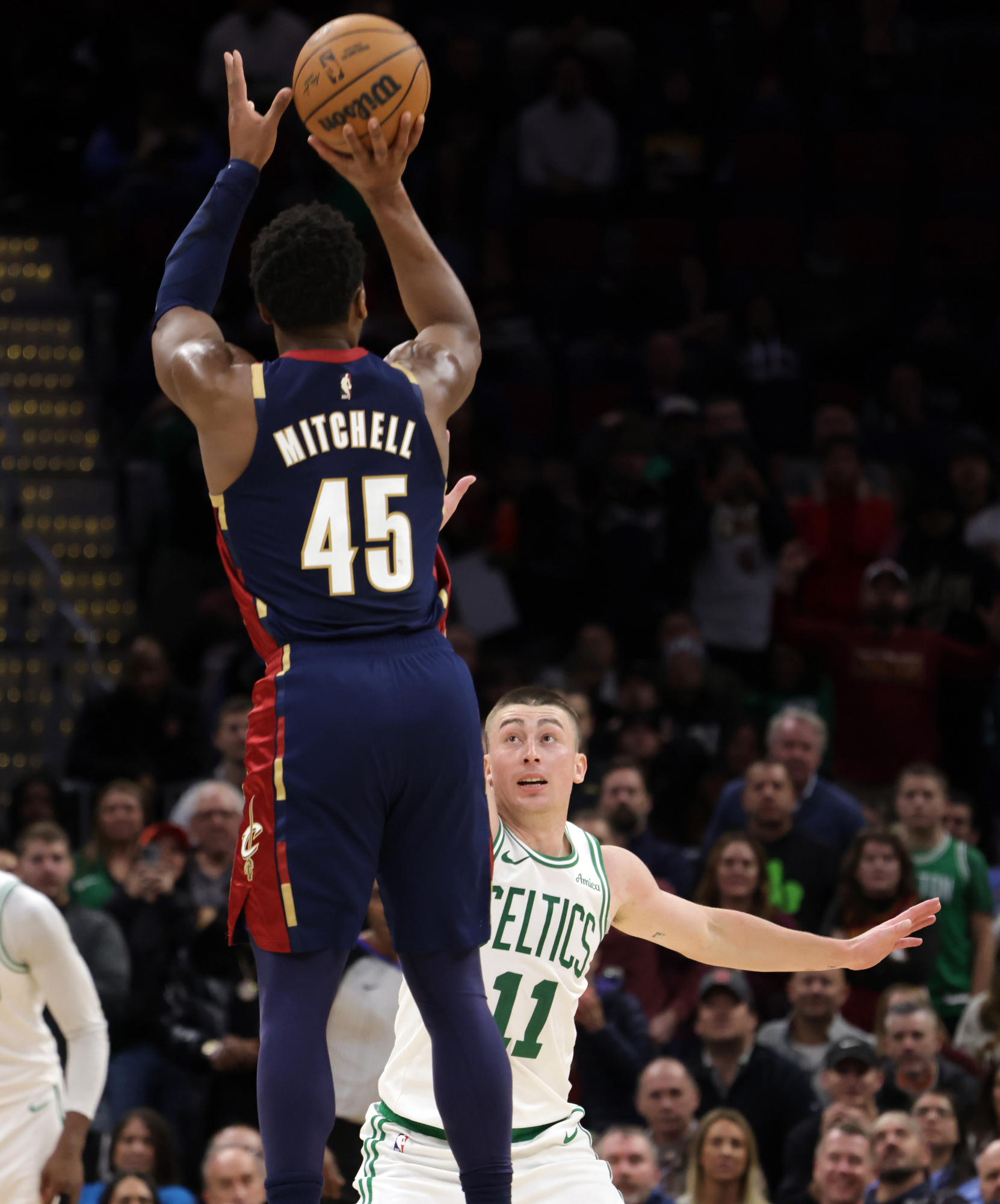 nba action between the cavs and celtics