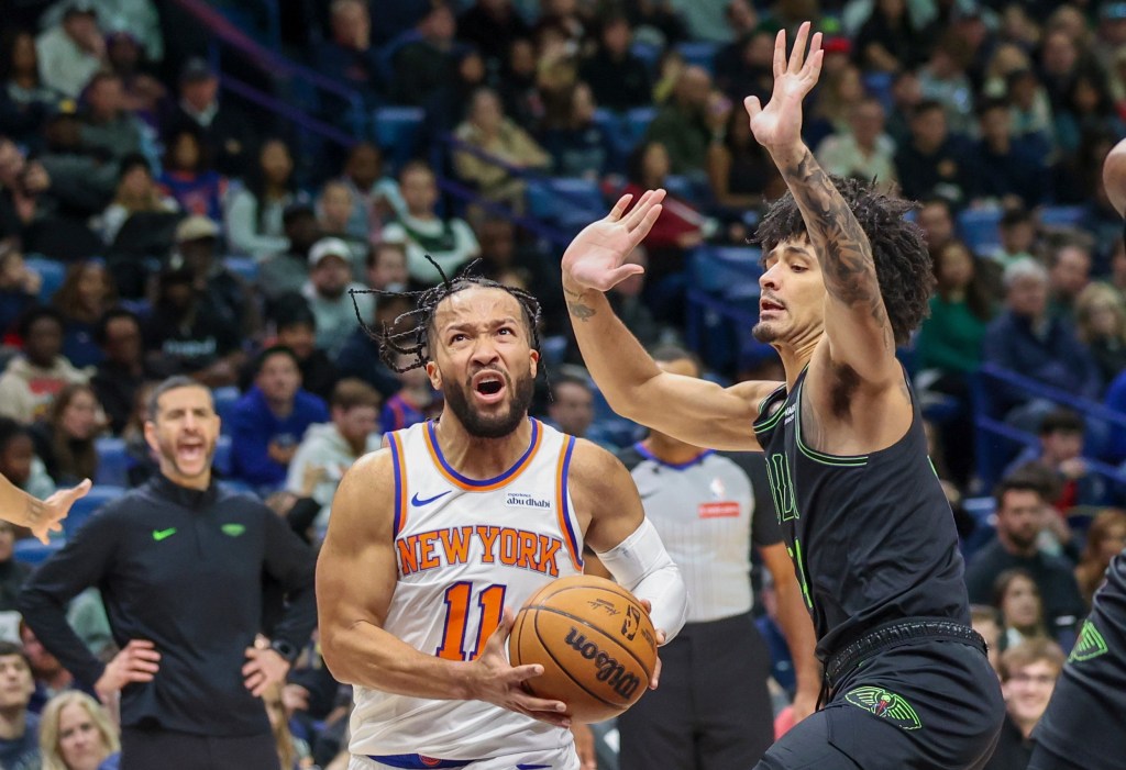 Jalen Brunson drives past Micah Peavy during the Knicks' win over the Pelicans on Dec. 29, 2025.