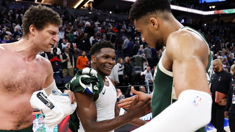 Anthony Edwards, Giannis Antetokounmpo - Milwaukee Bucks at Minnesota Timberwolves