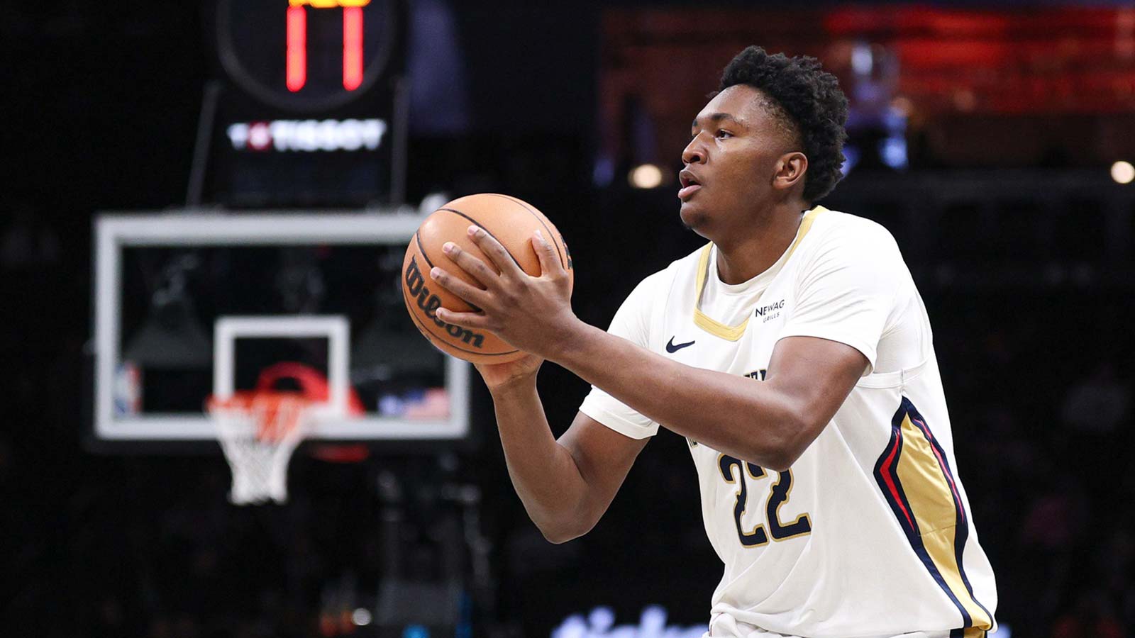 New Orleans Pelicans center Derik Queen (22) shoots the ball against the Brooklyn Nets during the first half at Barclays Center. 