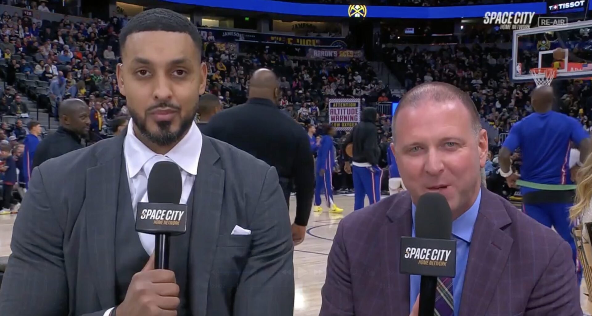 Rockets announcer accidentally punches analyst Ryan Hollins 'right in the face'