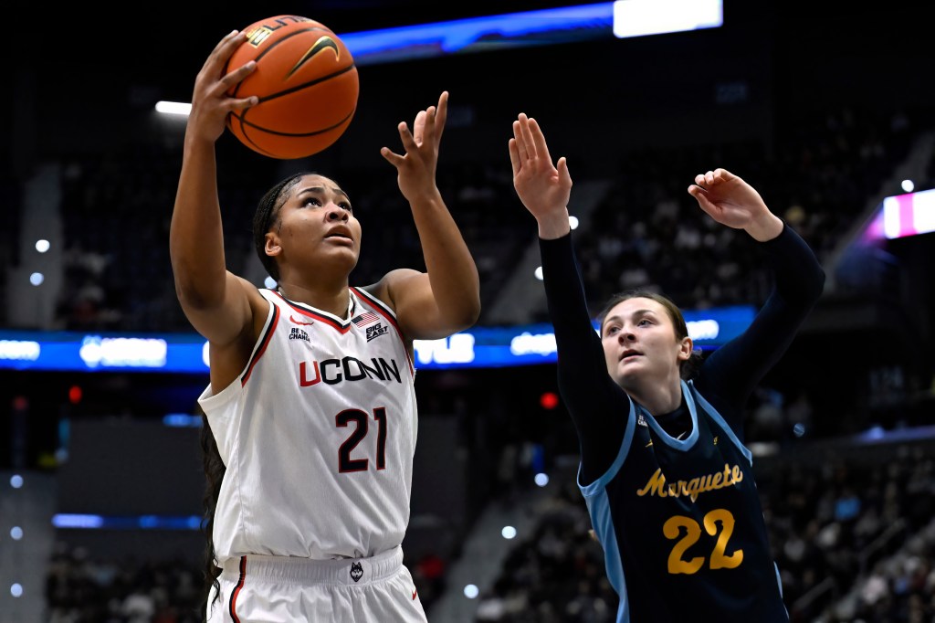 Sarah Strong powers UConn women to 89-53 win vs Marquette