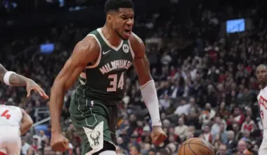 Bucks predicted to cut ties with Giannis Antetokounmpo via blockbuster trade to Knicks image