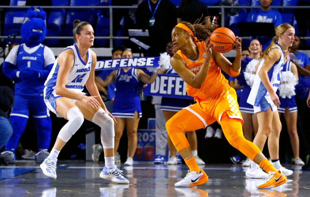 Tennessee Lady Volunteers forward Janiah Barker