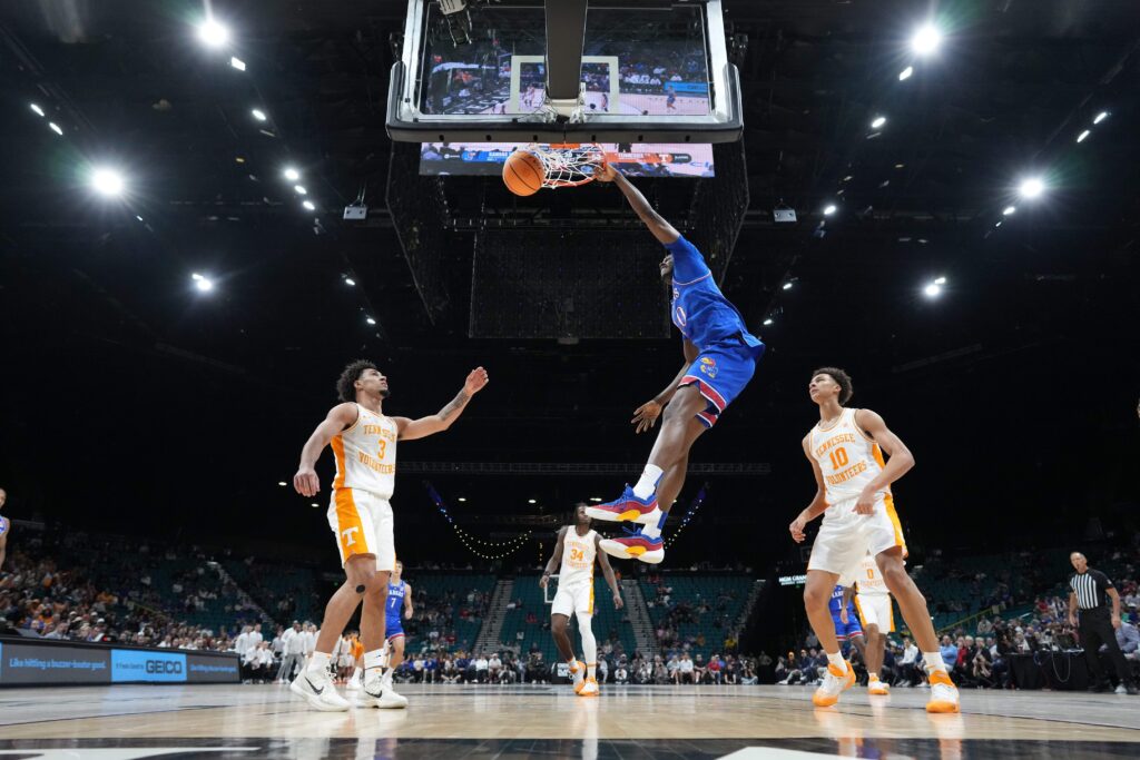 Kansas Jayhawks forward Flory Bidunga (40) dunks the ball in the second half against the Tennessee Volunteers in the 2025 Players Era Festival third place game at MGM Grand Garden Arena.