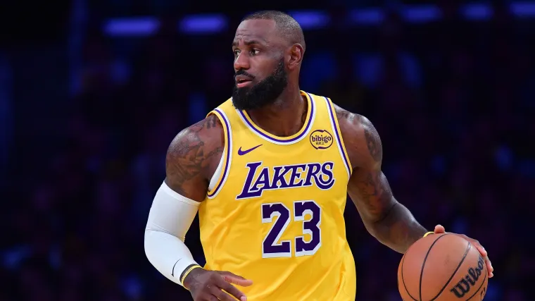 Lakers reveal status of LeBron James and Luka Dončić for tonight in Philadephia?  image