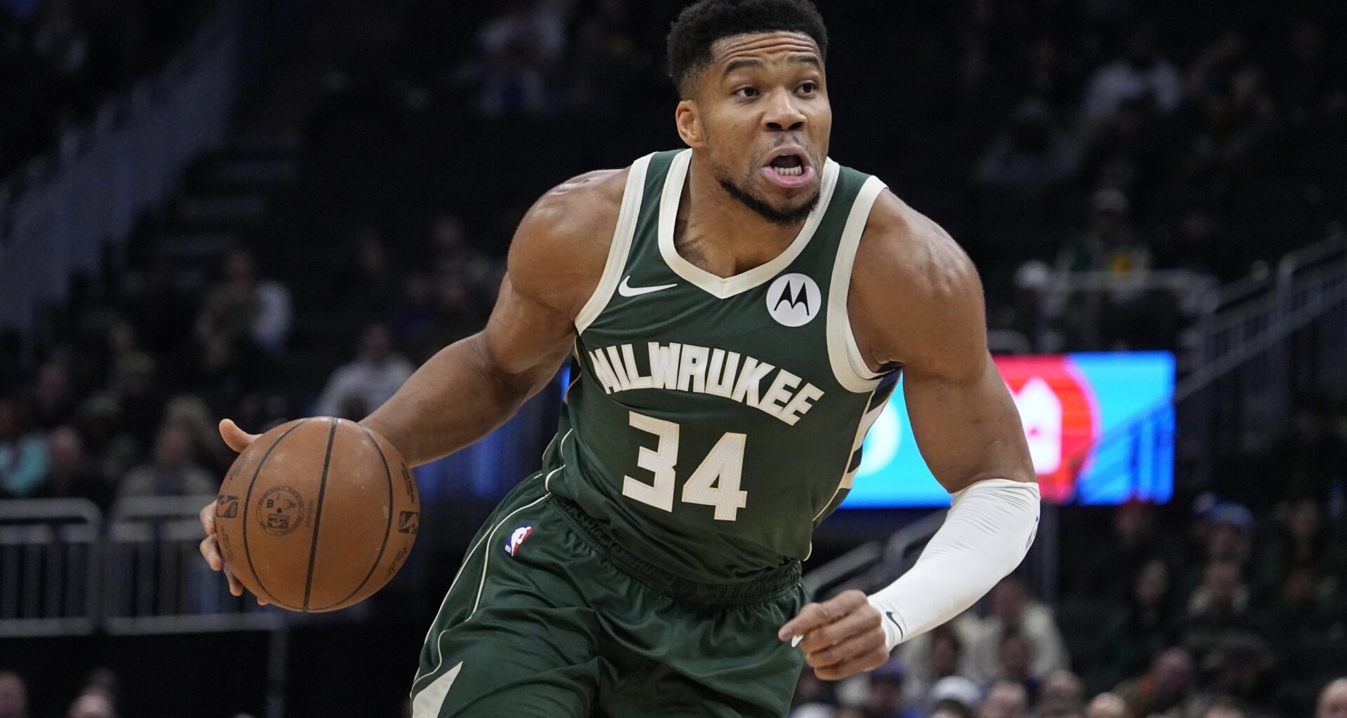 Giannis Antetokounmpo Contacted The Chicago Bulls: Here's How It Went