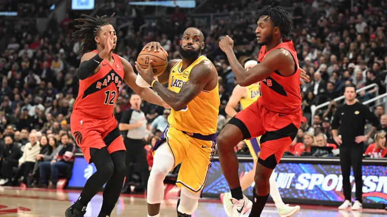 LeBron James 10-point scoring streak: How Lakers star's 18-year run of double-digit games came to end vs. Raptors image