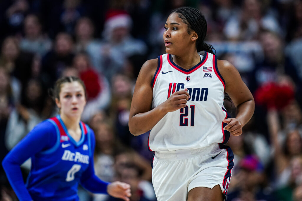 UConn Huskies forward Sarah Strong