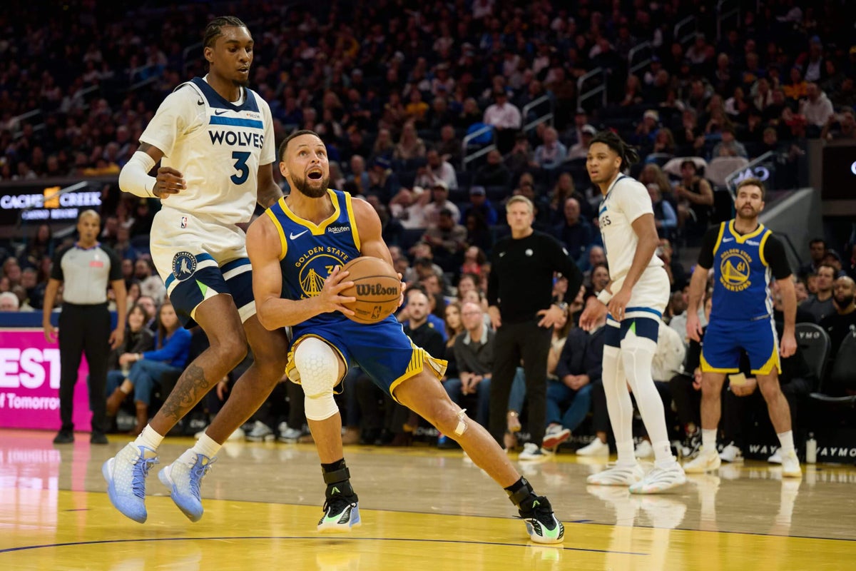 Steph Curry hits 100-foot shot before return to lineup, scores 39 in Warriors’ loss