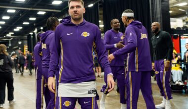 Lakers Seem Unwilling to Trade Veteran Guard Despite Interest