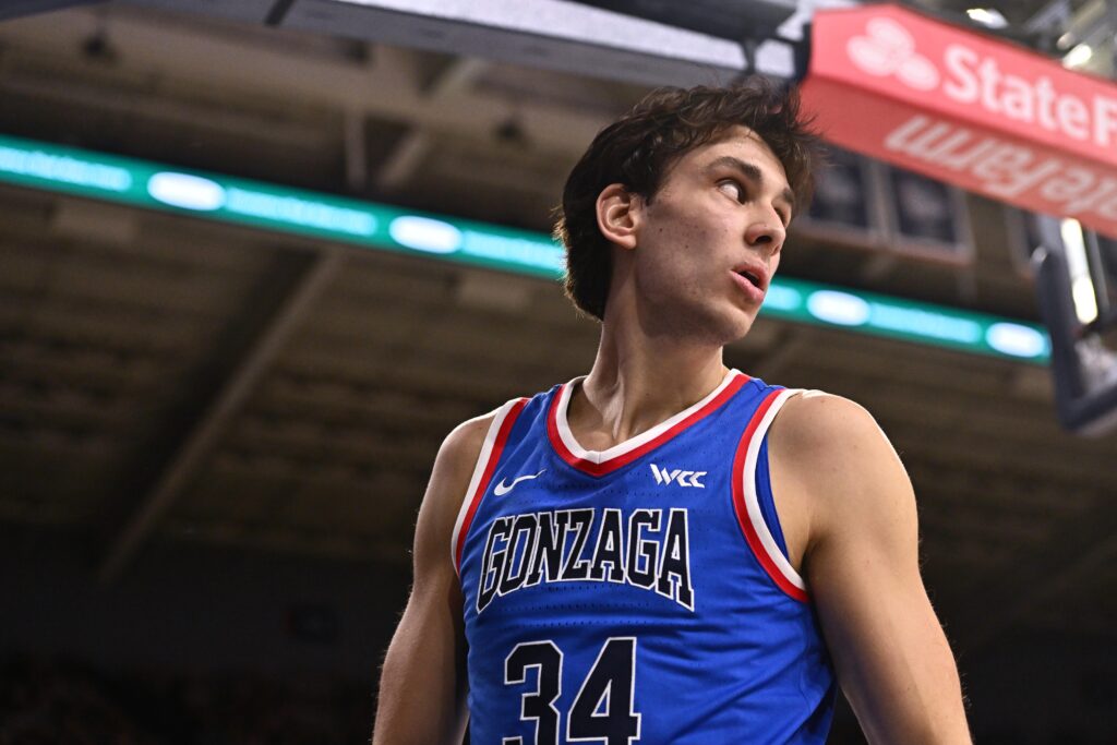 Gonzaga Bulldogs forward Braden Huff