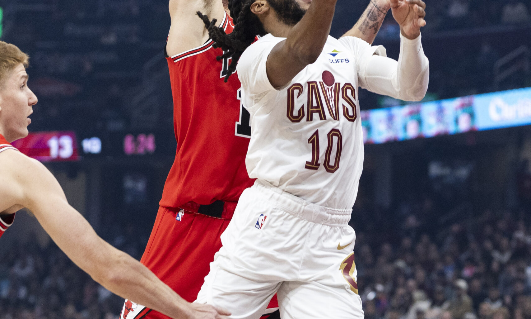 Bulls Surge Past Cavaliers 136–125 in Cleveland